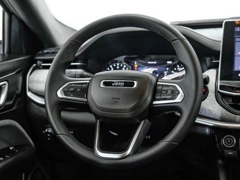 Used 2024 Jeep Compass Latitude AWD/4WD image 14