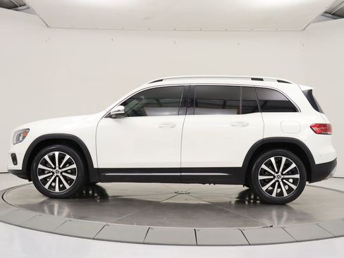 Used 2022 Mercedes-Benz GLB 250 image 2