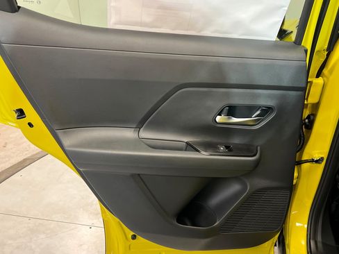 New 2026 Nissan Kicks SR image 18