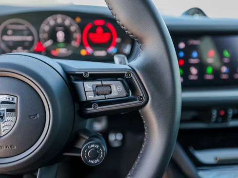 New 2025 Porsche Cayenne Turbo image 16