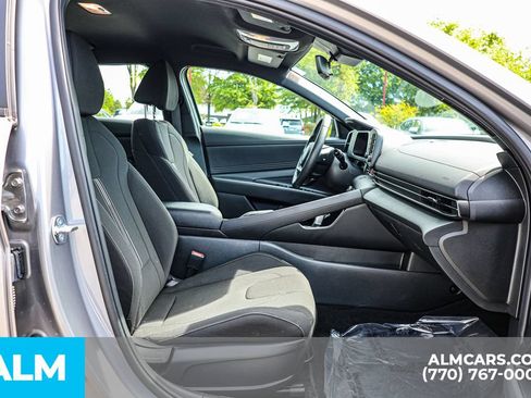 Used 2025 Hyundai Elantra Sport FWD image 21