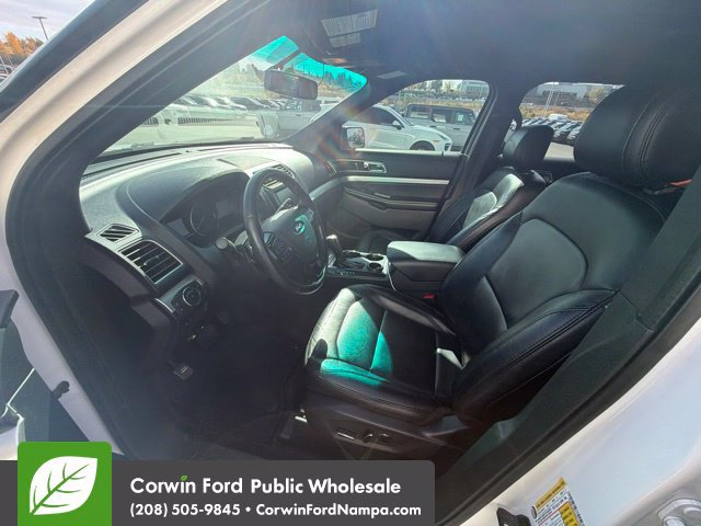 Used 2016 Ford Explorer XLT w/ Equipment Group 202A FWD image 7