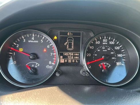 Used 2012 Nissan Rogue S image 19
