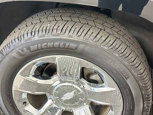 Used 2016 Chevrolet Suburban LTZ AWD/4WD image 38