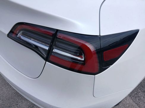 Used 2020 Tesla Model 3 Standard Range Plus image 14