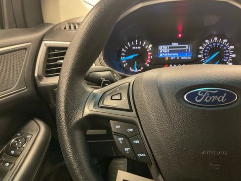 Used 2017 Ford Edge SE FWD image 21