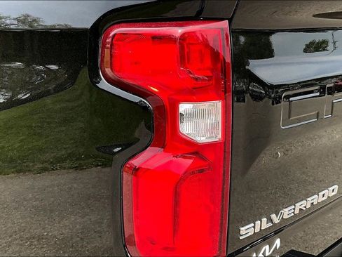 Used 2023 Chevrolet Silverado 1500 RST AWD/4WD image 23
