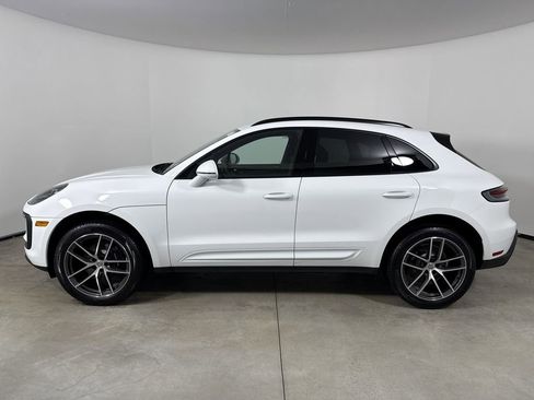 Certified 2025 Porsche Macan image 2