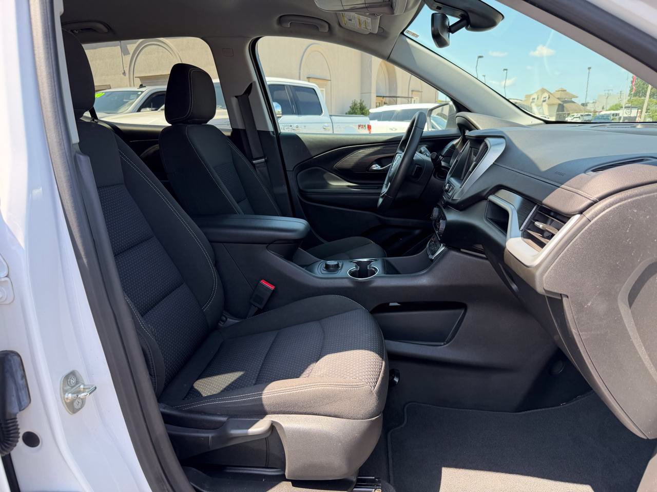 Used 2023 GMC Terrain SLE FWD image 16
