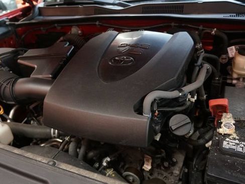 Used 2019 Toyota Tacoma SR5 AWD/4WD image 53