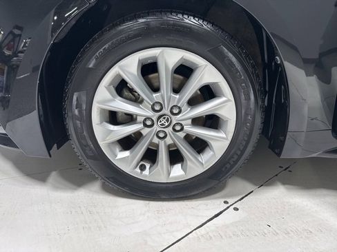 Used 2021 Toyota Corolla LE w/ LE Premium Package image 11