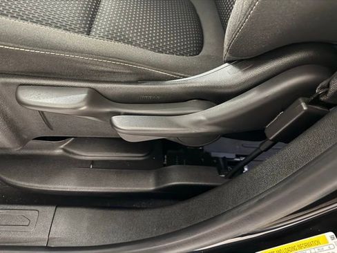 Used 2021 GMC Acadia SLE w/ Elevation Edition image 29