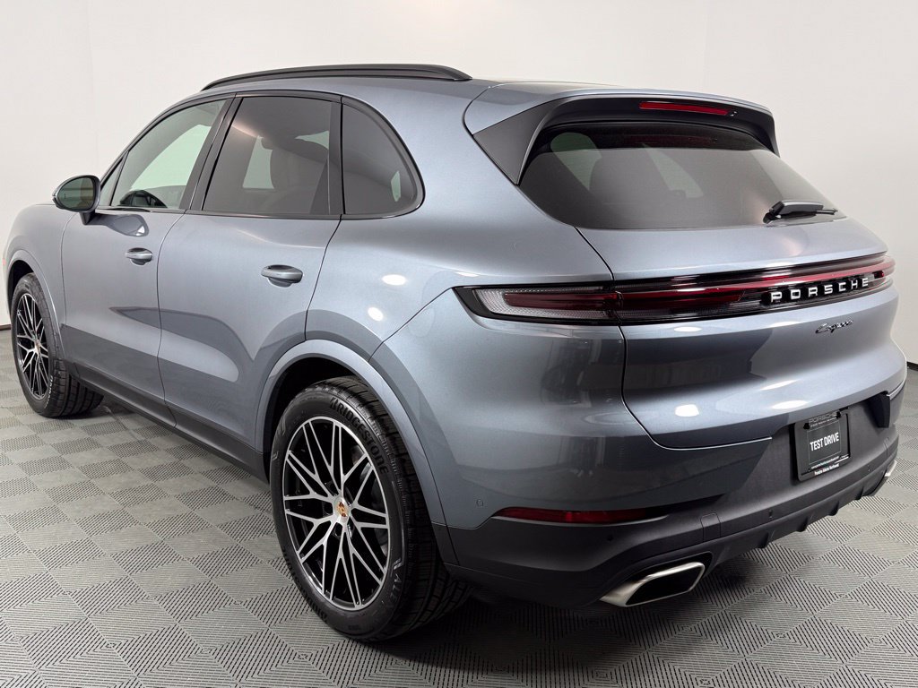 Certified 2026 Porsche Cayenne AWD/4WD image 3