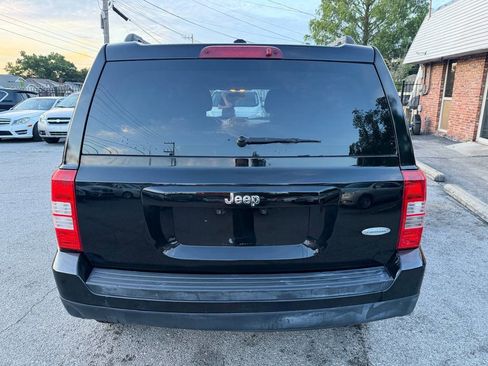 Used 2012 Jeep Patriot Latitude FWD image 9