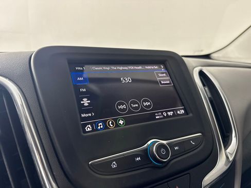 Used 2022 Chevrolet Equinox LS image 16