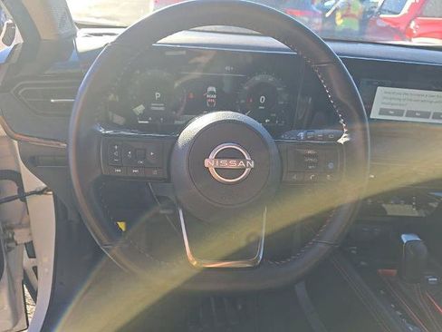 Certified 2025 Nissan Kicks SR FWD image 19