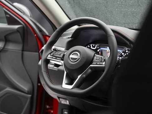 Used 2025 Nissan Altima 2.5 SR image 14