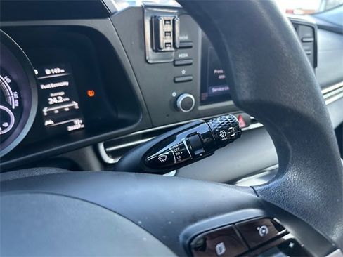 Used 2023 Hyundai Elantra Blue image 25