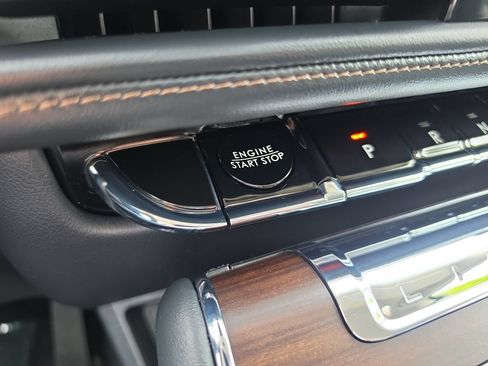 Used 2025 Lincoln Aviator Reserve w/ Equipment Group 201A AWD/4WD image 20