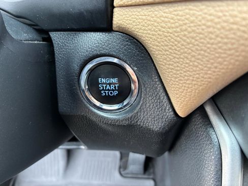 Used 2021 Toyota RAV4 XLE w/ Convenience Package FWD image 26