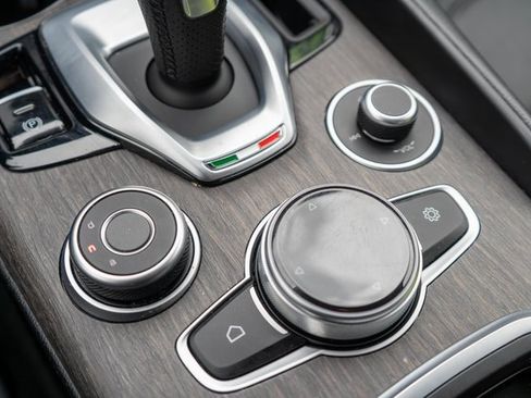 Used 2022 Alfa Romeo Giulia Ti w/ Active Assist Plus Package image 29