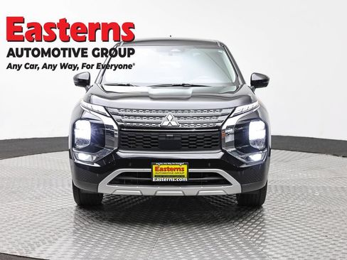 Used 2024 Mitsubishi Outlander SE AWD/4WD image 2