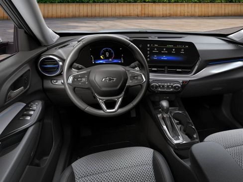 New 2026 Chevrolet Trax LT w/ Driver Confidence Package FWD image 5