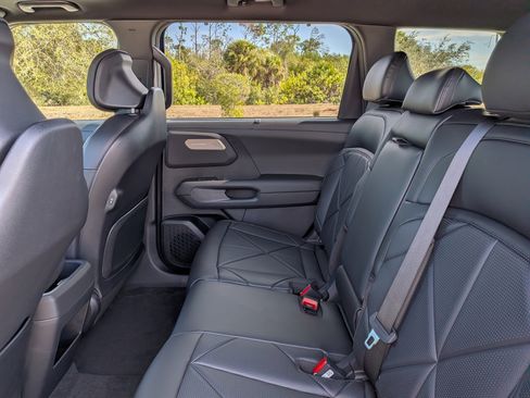 New 2027 Kia Telluride EX FWD image 16