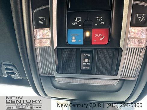 Used 2026 RAM 1500 Laramie AWD/4WD image 37