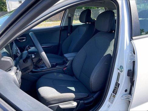 Used 2025 Kia K4 FWD image 22