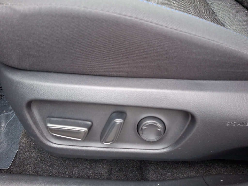 Used 2026 Toyota RAV4 SE AWD/4WD image 17