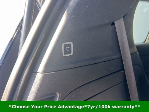 Certified 2022 Chrysler Pacifica Touring-L w/ S Appearance Package image 19