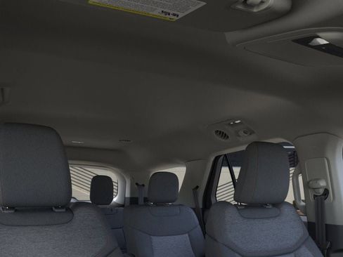 New 2025 Ford Explorer Active RWD image 22