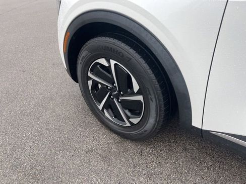 Used 2023 Kia Sportage LX image 10