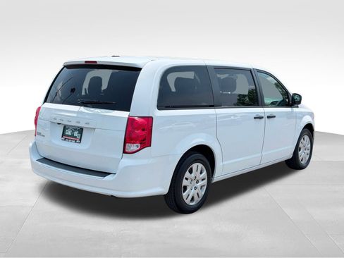 Used 2019 Dodge Grand Caravan SE w/ UConnect Hands-Free Group FWD image 5