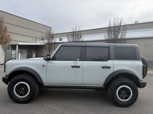 Used 2023 Ford Bronco Badlands w/ Sasquatch Package image 1