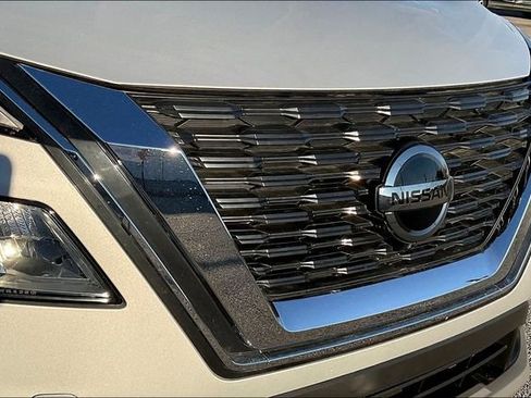 Used 2021 Nissan Rogue SV image 21