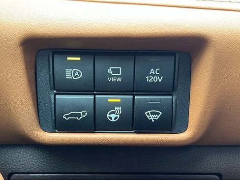 Used 2022 Toyota Highlander Platinum AWD/4WD image 28