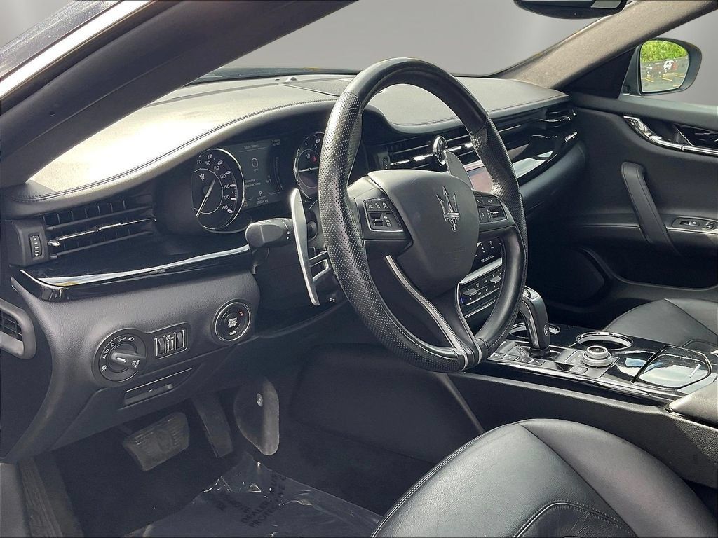 Used 2022 Maserati Quattroporte Modena RWD image 17