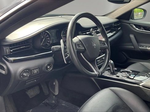 Used 2022 Maserati Quattroporte Modena RWD image 17