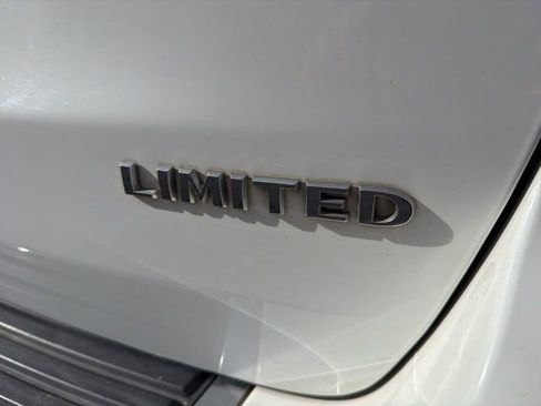 Used 2015 Jeep Grand Cherokee Limited image 13