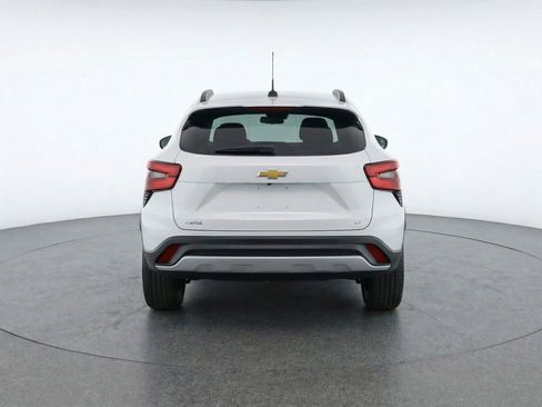 Used 2025 Chevrolet Trax LT image 7