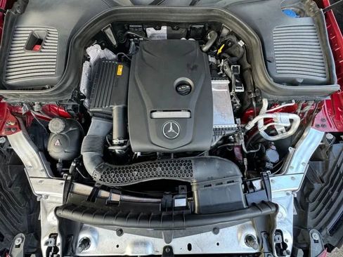 Used 2018 Mercedes-Benz GLC 300 4MATIC w/ Premium Package image 15
