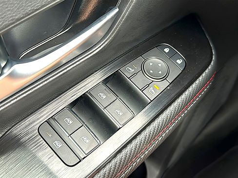 New 2026 Nissan Kicks SR w/ Cold Weather Package FWD image 25