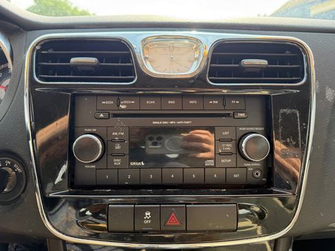 Used 2013 Chrysler 200 Touring image 12