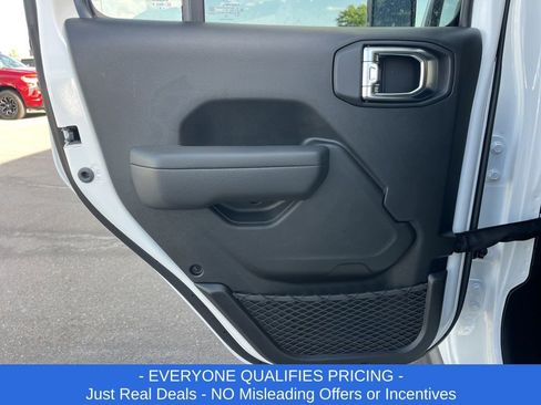 New 2025 Jeep Gladiator Rubicon w/ Convenience Group image 23