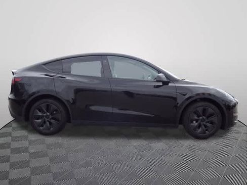 Used 2025 Tesla Model Y Long Range image 5