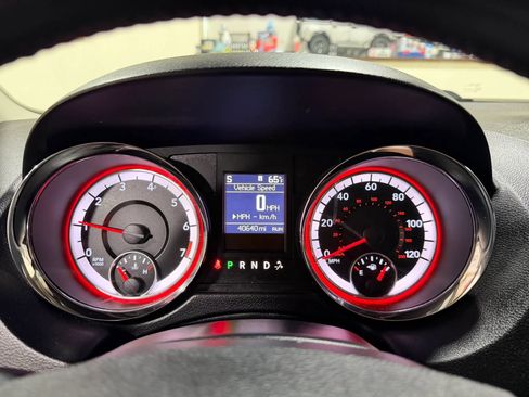 Used 2019 Dodge Grand Caravan SE w/ Rear Park Assist Package FWD image 46