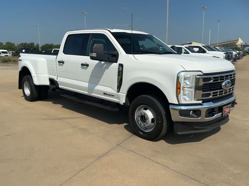 Used 2024 Ford F350 XLT image 9