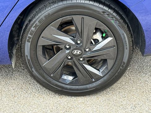 Certified 2021 Hyundai Elantra SEL FWD image 9